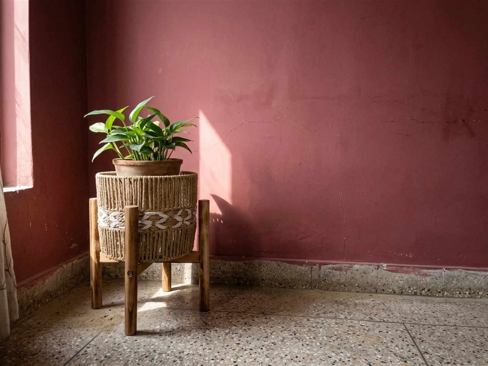 Rattan Jute Pot Holder with Wooden Stand